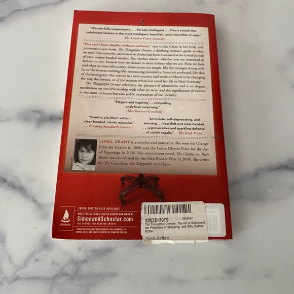 🔴The Thoughtful Dresser Paperback Novel - Picture 2 of 2